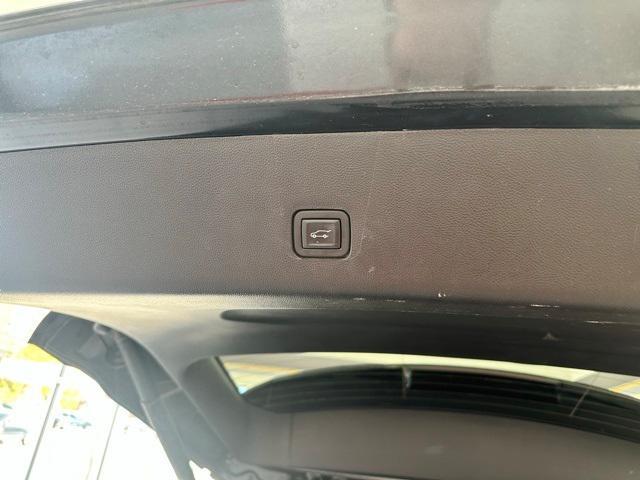 used 2020 Chevrolet Traverse car, priced at $23,343