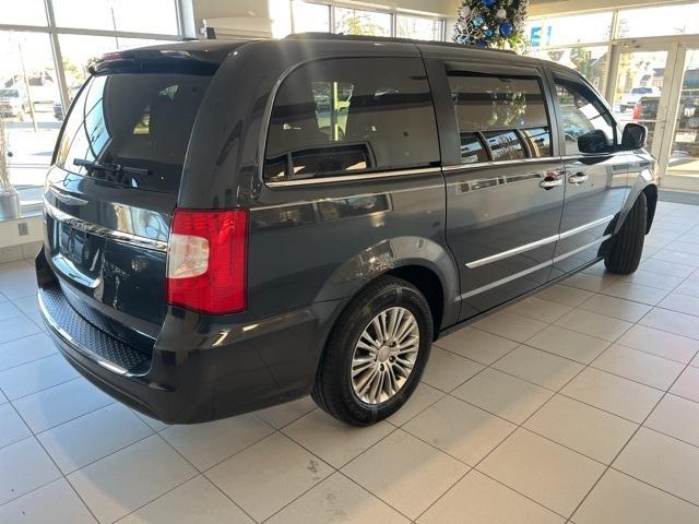 used 2014 Chrysler Town & Country car, priced at $6,725