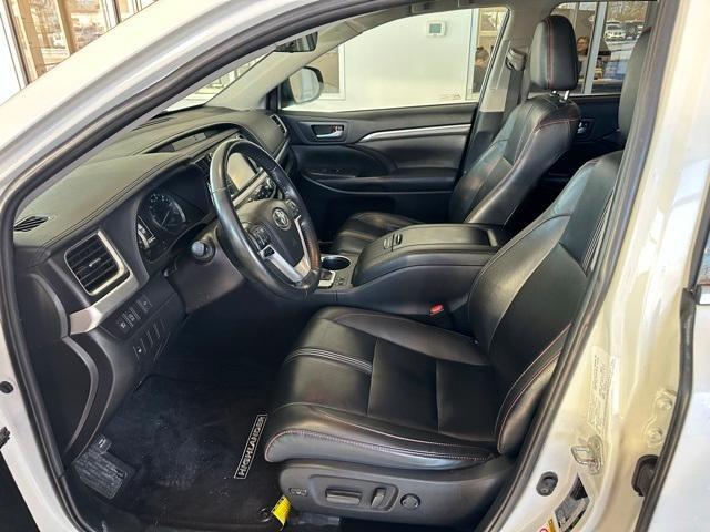 used 2019 Toyota Highlander car, priced at $24,999