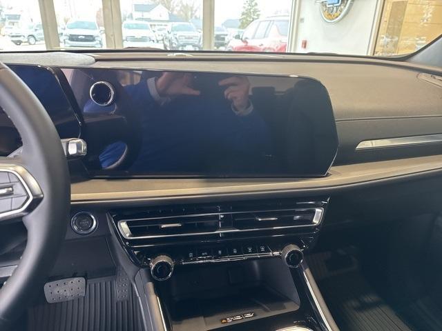 new 2026 Chevrolet Traverse car, priced at $41,876