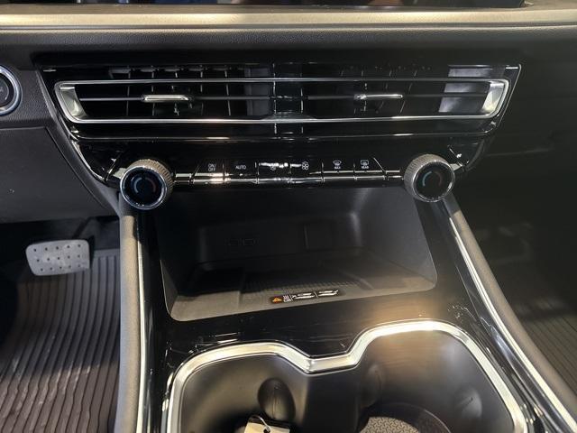 new 2026 Chevrolet Traverse car, priced at $41,876