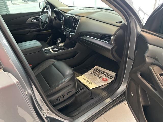 used 2021 Chevrolet Traverse car, priced at $23,999