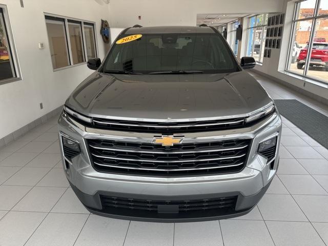 new 2025 Chevrolet Traverse car, priced at $41,669