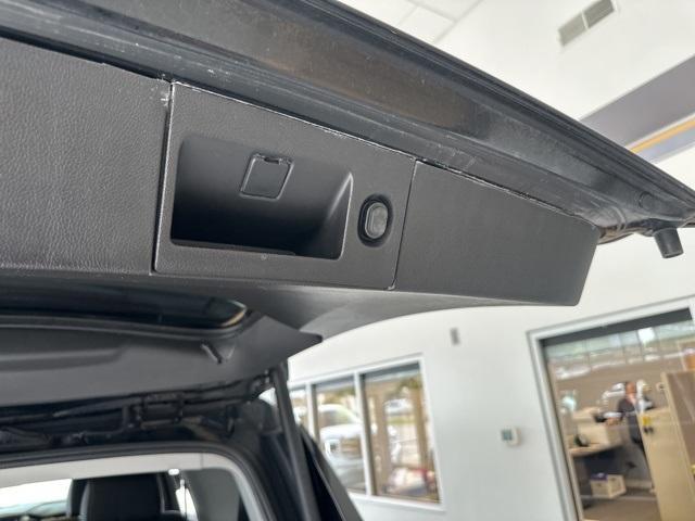 used 2019 GMC Yukon car, priced at $38,995