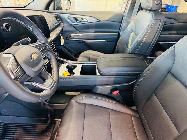 new 2026 Chevrolet Traverse car, priced at $43,708