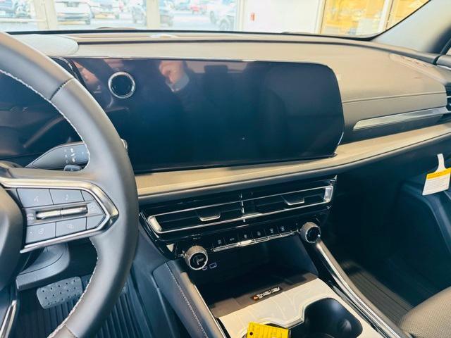 new 2026 Chevrolet Traverse car, priced at $43,708