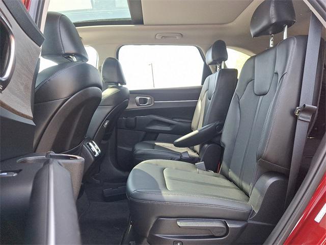 used 2022 Kia Sorento car, priced at $30,900