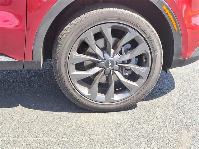 used 2022 Kia Sorento car, priced at $30,900