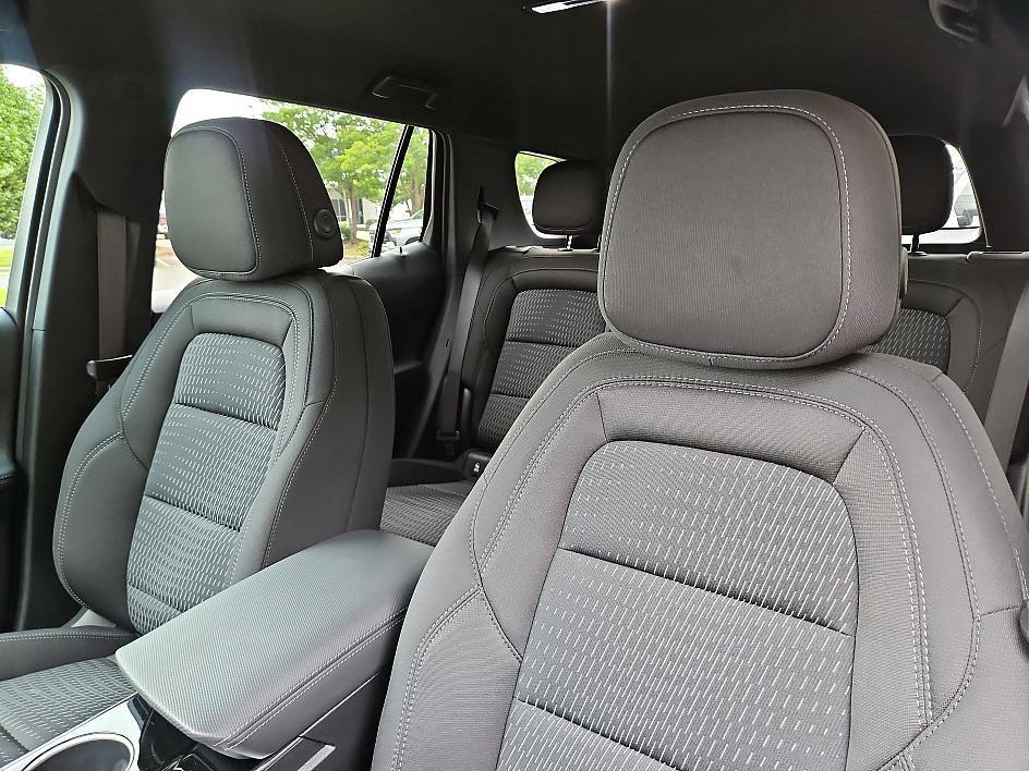 new 2026 Chevrolet Equinox car, priced at $31,995