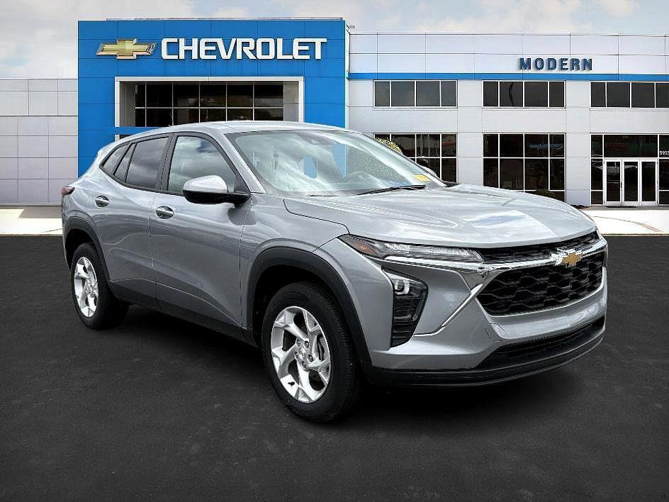 used 2024 Chevrolet Trax car, priced at $22,887