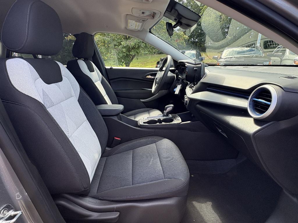 used 2024 Chevrolet Trax car, priced at $22,887