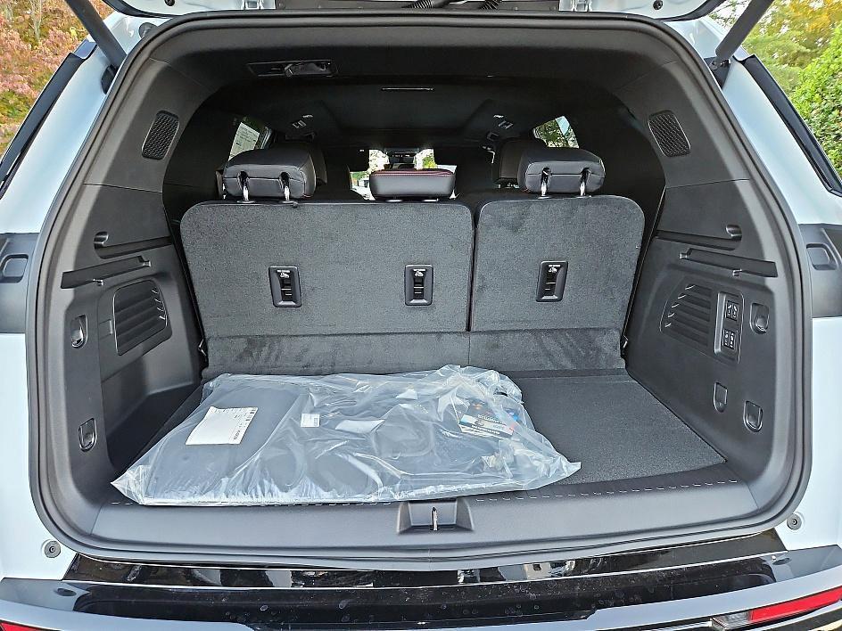 new 2026 Chevrolet Traverse car, priced at $61,089