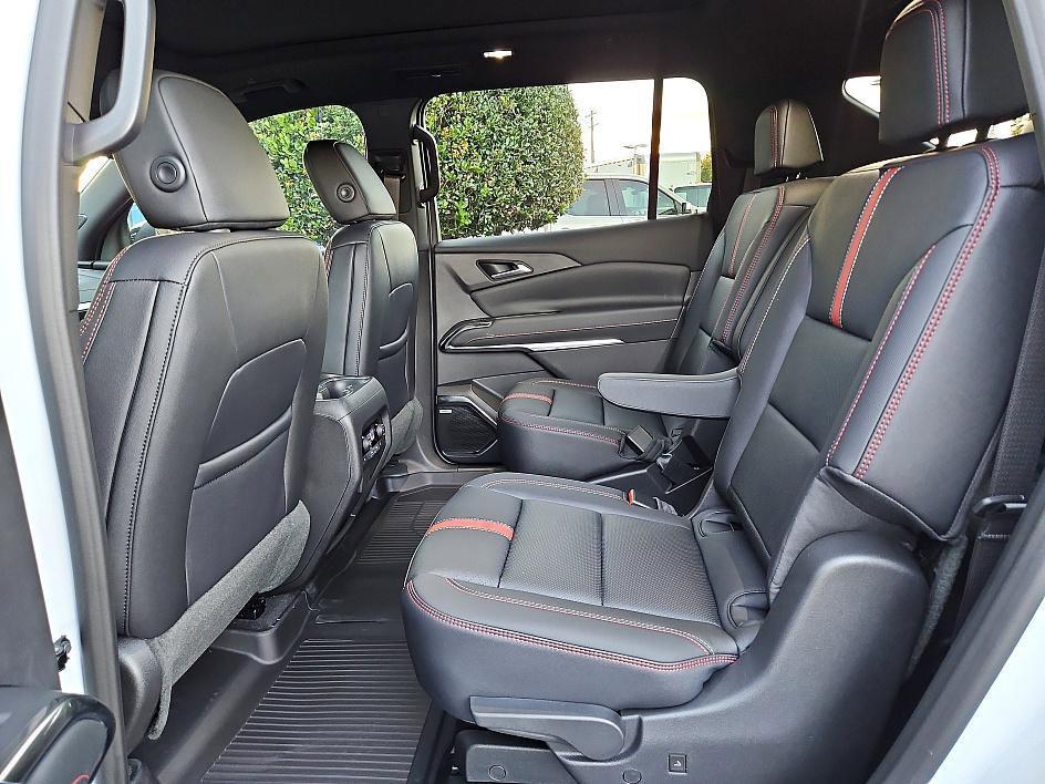 new 2026 Chevrolet Traverse car, priced at $61,089