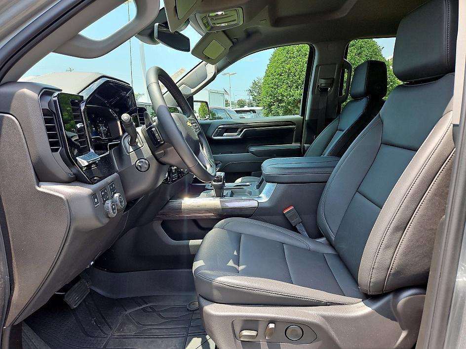 new 2025 Chevrolet Silverado 1500 car, priced at $53,395