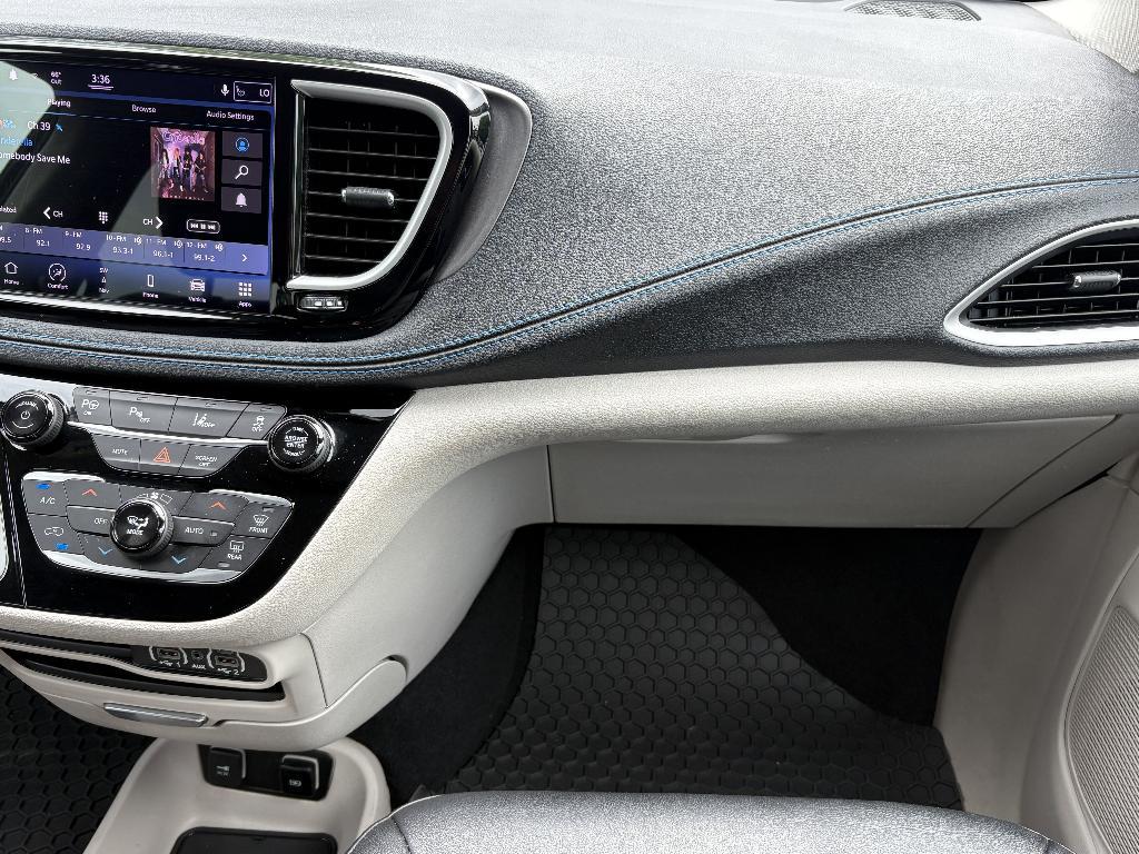 used 2021 Chrysler Pacifica Hybrid car, priced at $21,583