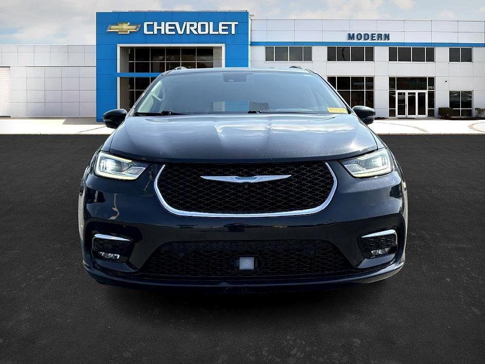 used 2021 Chrysler Pacifica Hybrid car, priced at $21,583