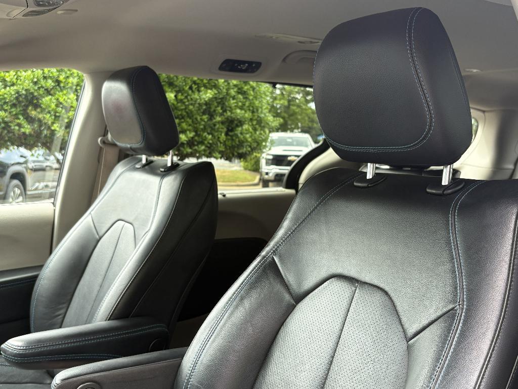 used 2021 Chrysler Pacifica Hybrid car, priced at $21,583
