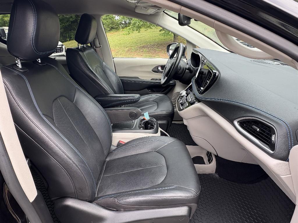 used 2021 Chrysler Pacifica Hybrid car, priced at $21,583