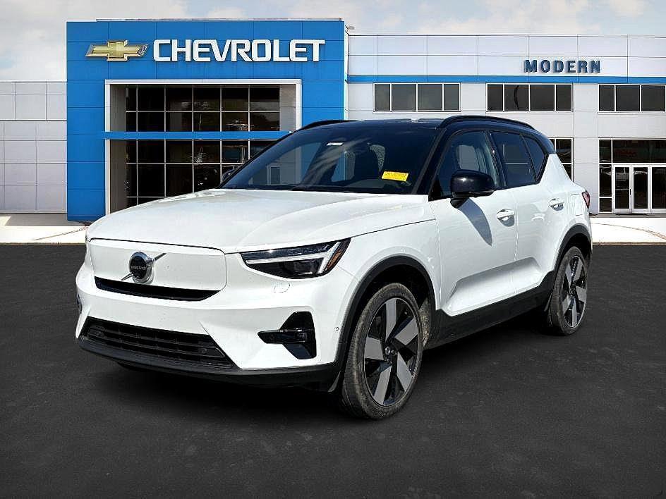 used 2024 Volvo XC40 Recharge Pure Electric car, priced at $39,125