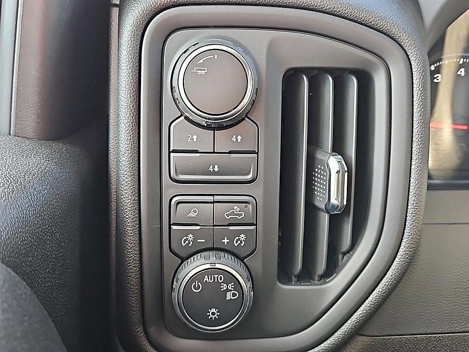 new 2024 Chevrolet Silverado 2500 car, priced at $43,438