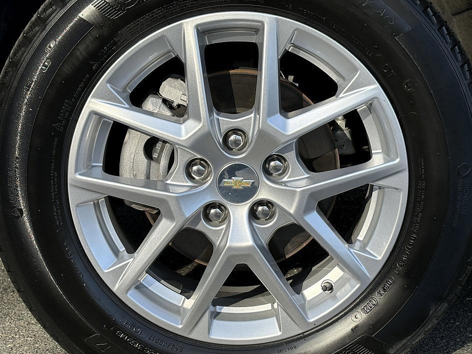 used 2023 Chevrolet Equinox car, priced at $19,727