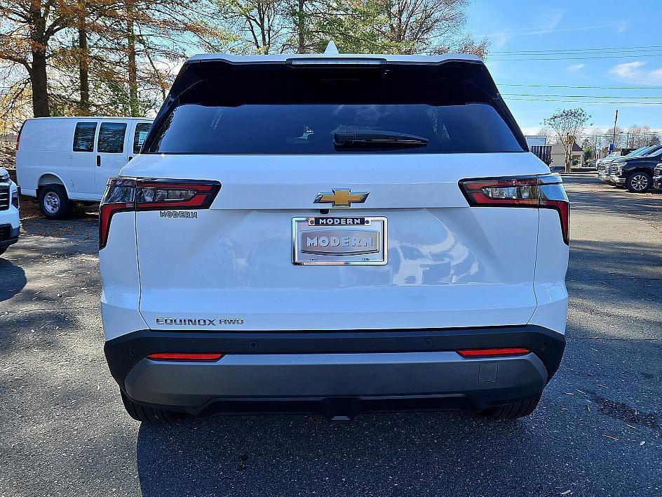 new 2026 Chevrolet Equinox car, priced at $25,595
