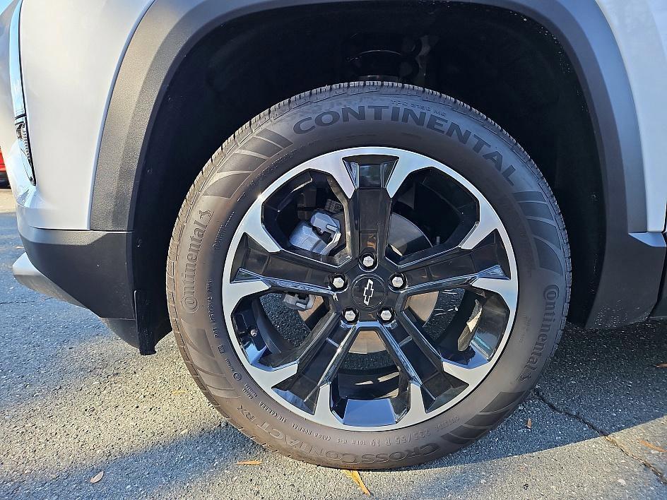 new 2026 Chevrolet Equinox car, priced at $25,595