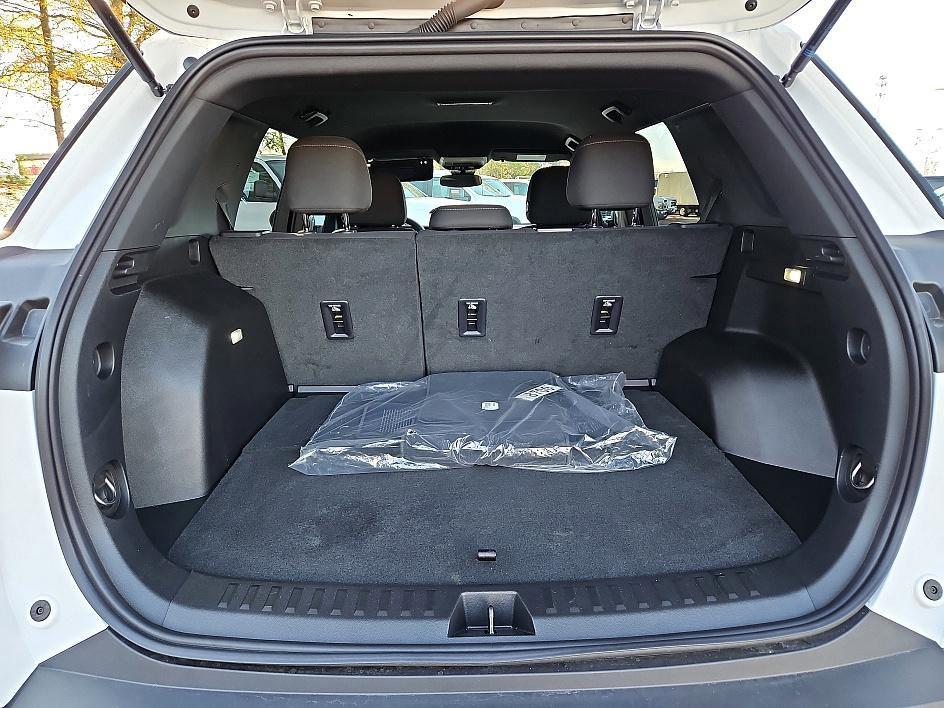 new 2026 Chevrolet Equinox car, priced at $25,595