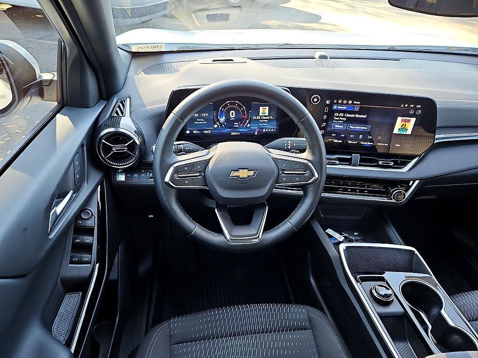 new 2026 Chevrolet Equinox car, priced at $25,595