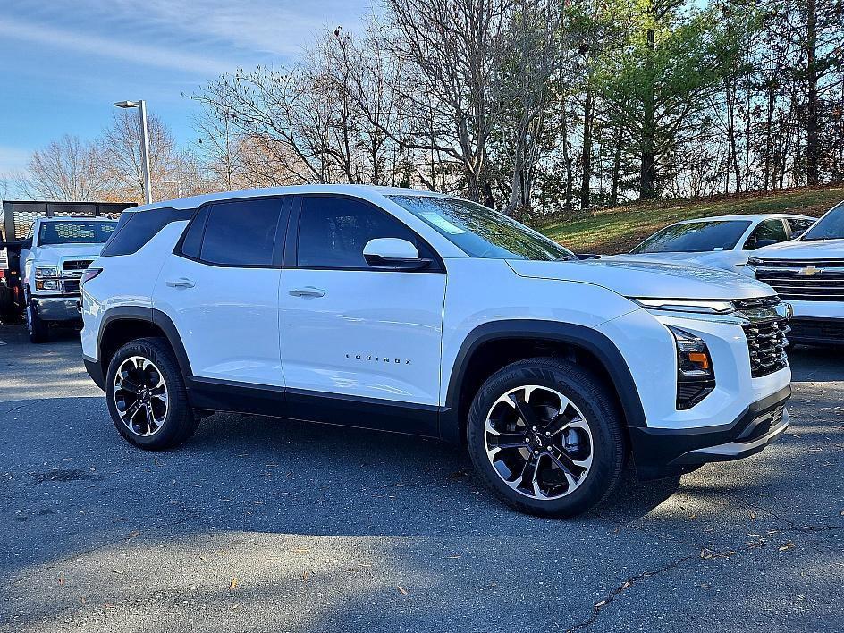 new 2026 Chevrolet Equinox car, priced at $25,595