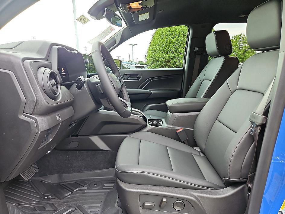 new 2025 Chevrolet Colorado car, priced at $38,920