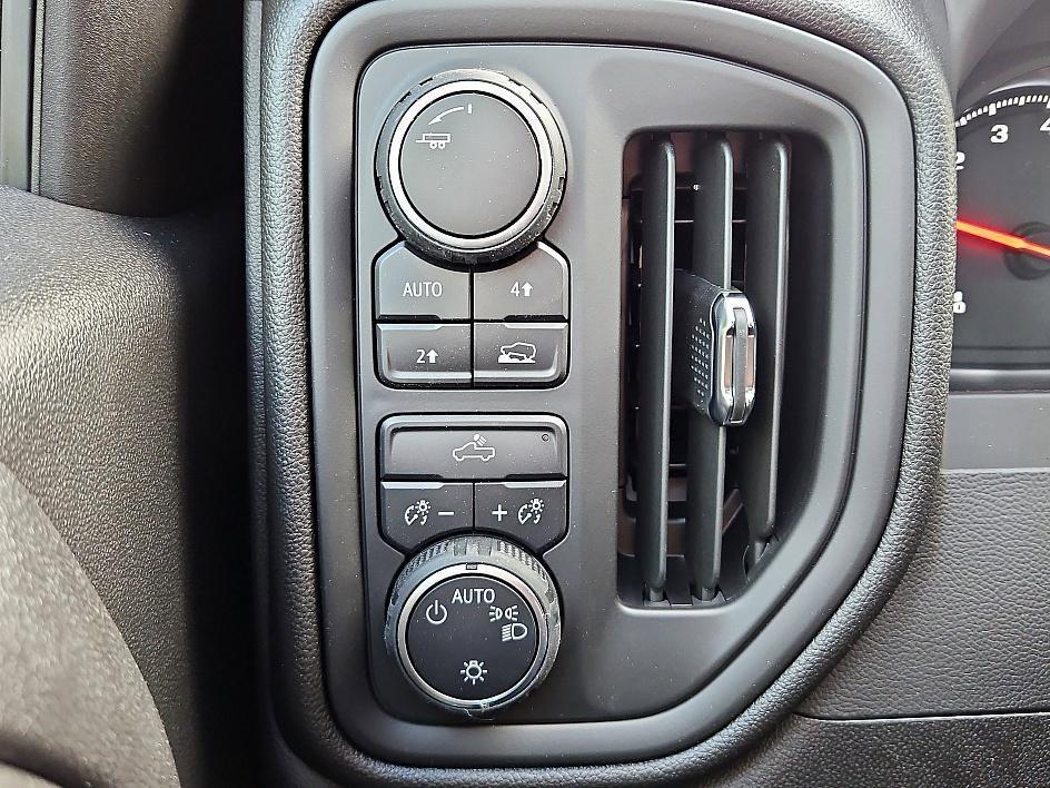 new 2025 Chevrolet Silverado 1500 car, priced at $37,694