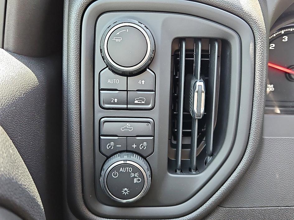 new 2025 Chevrolet Silverado 1500 car, priced at $37,084