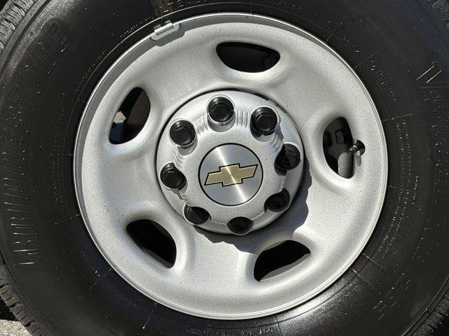 new 2025 Chevrolet Express 2500 car