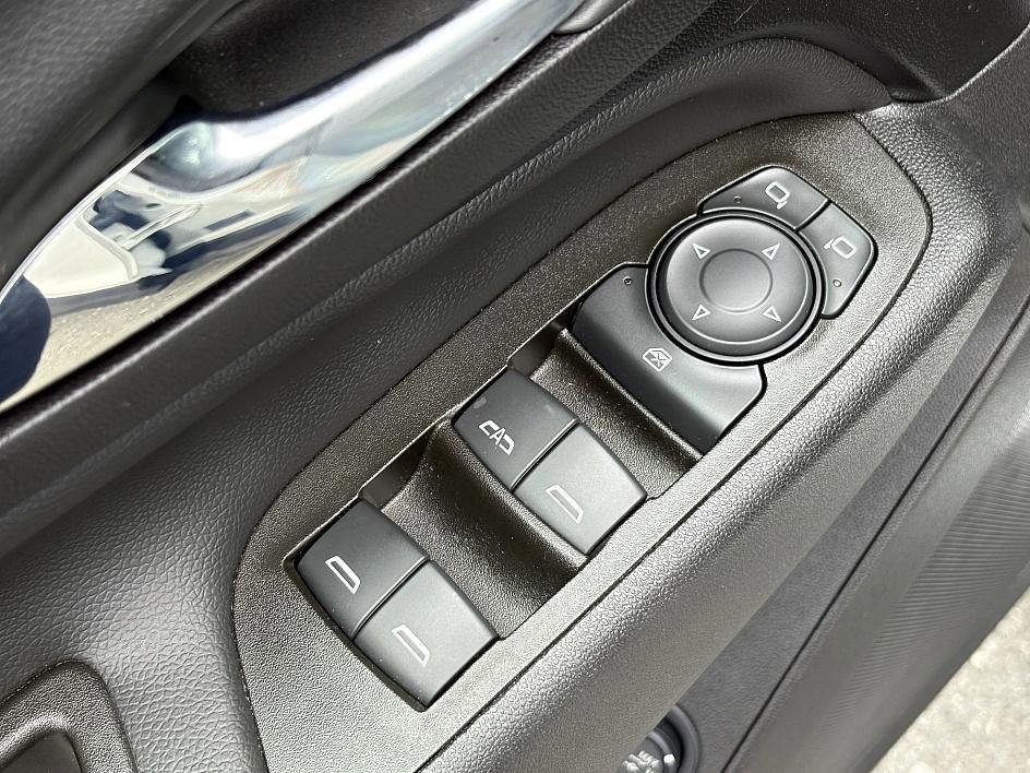 used 2023 Chevrolet Equinox car, priced at $23,457