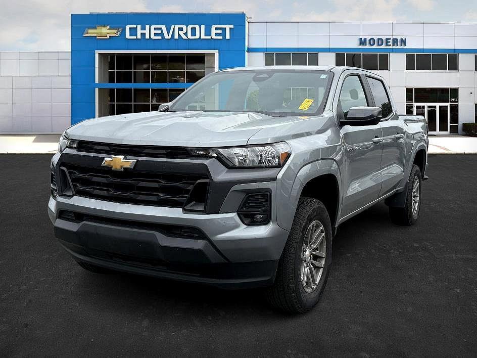 used 2024 Chevrolet Colorado car, priced at $30,988