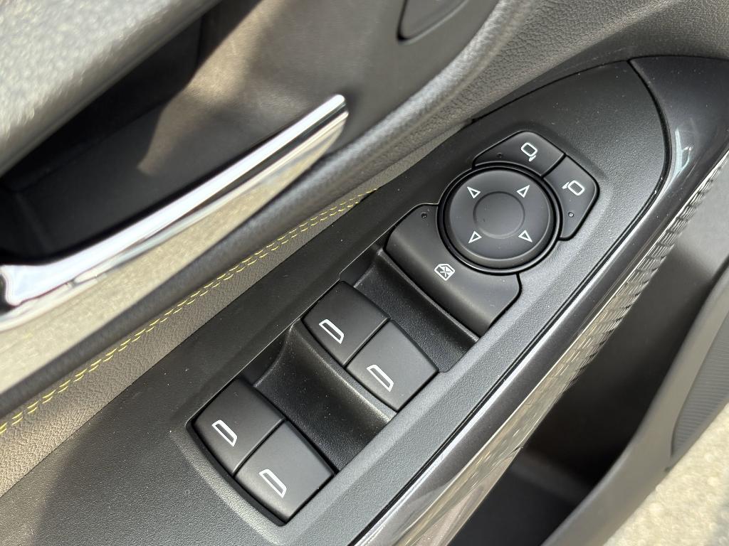 used 2025 Chevrolet Trax car, priced at $25,917