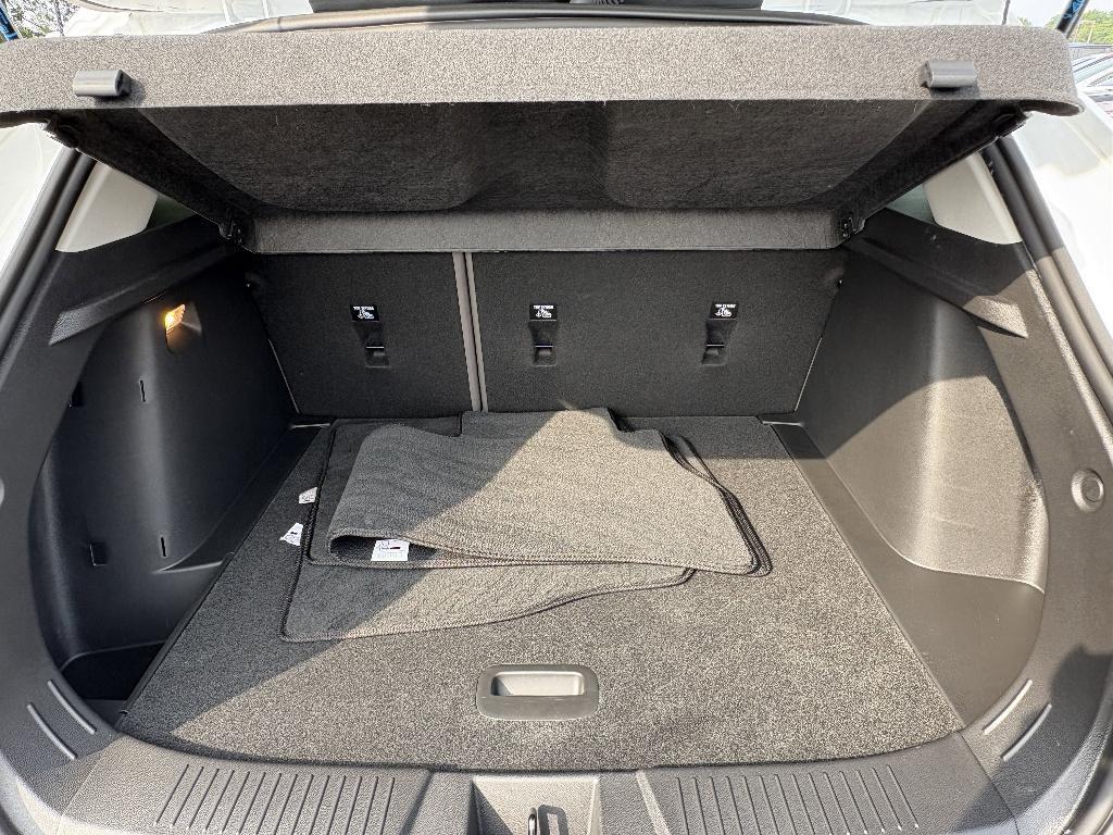 used 2025 Chevrolet Trax car, priced at $25,917