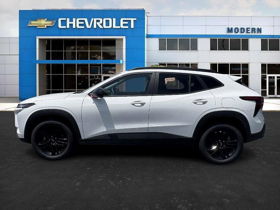 used 2025 Chevrolet Trax car, priced at $25,917