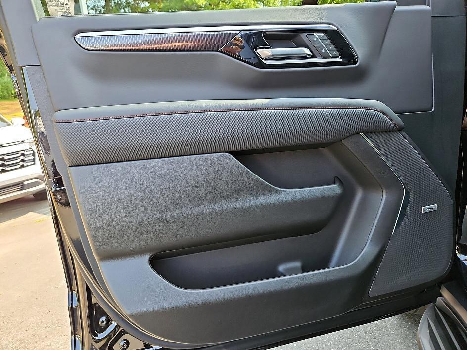 new 2025 Chevrolet Tahoe car, priced at $75,057
