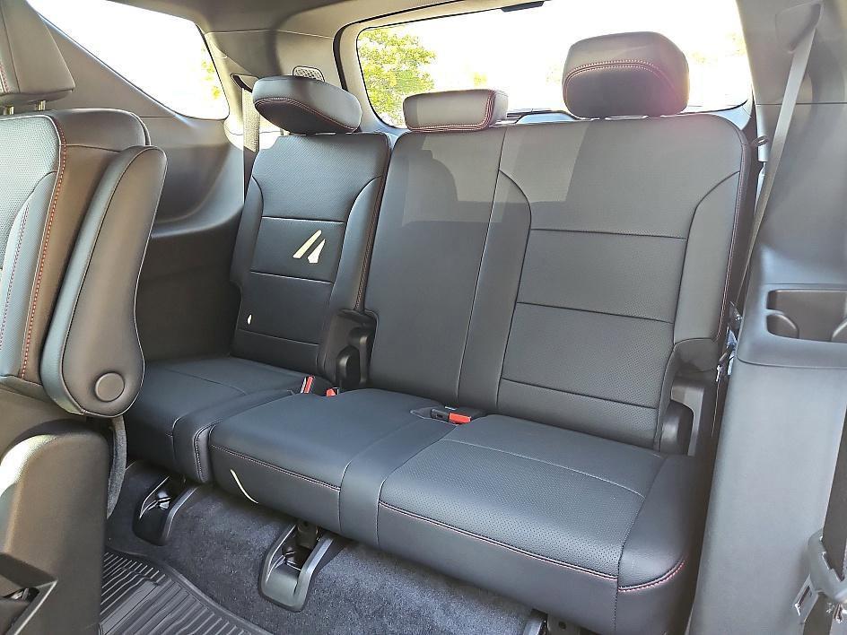 new 2025 Chevrolet Traverse car, priced at $46,544