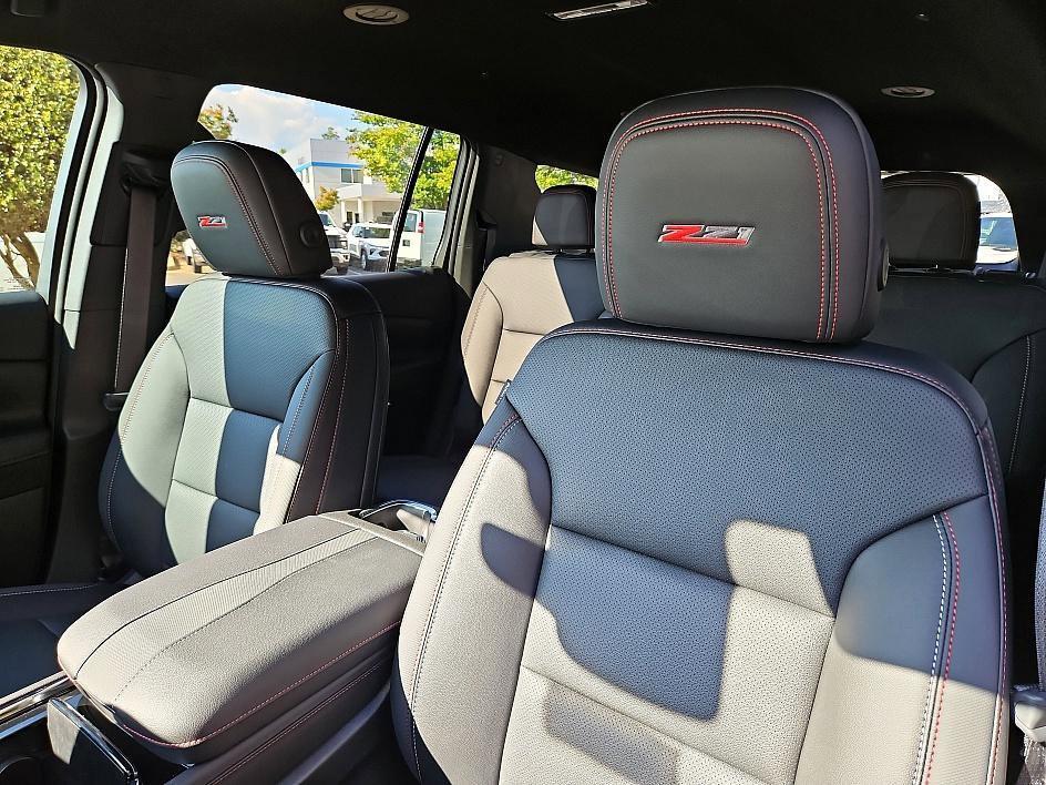 new 2025 Chevrolet Traverse car, priced at $46,544