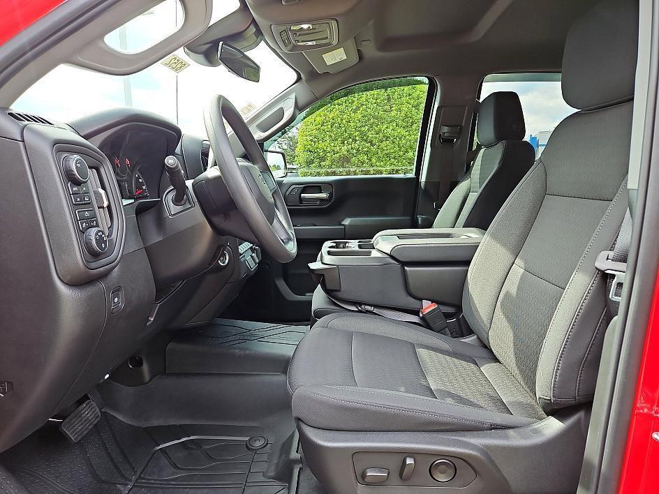 new 2025 Chevrolet Silverado 1500 car, priced at $38,104