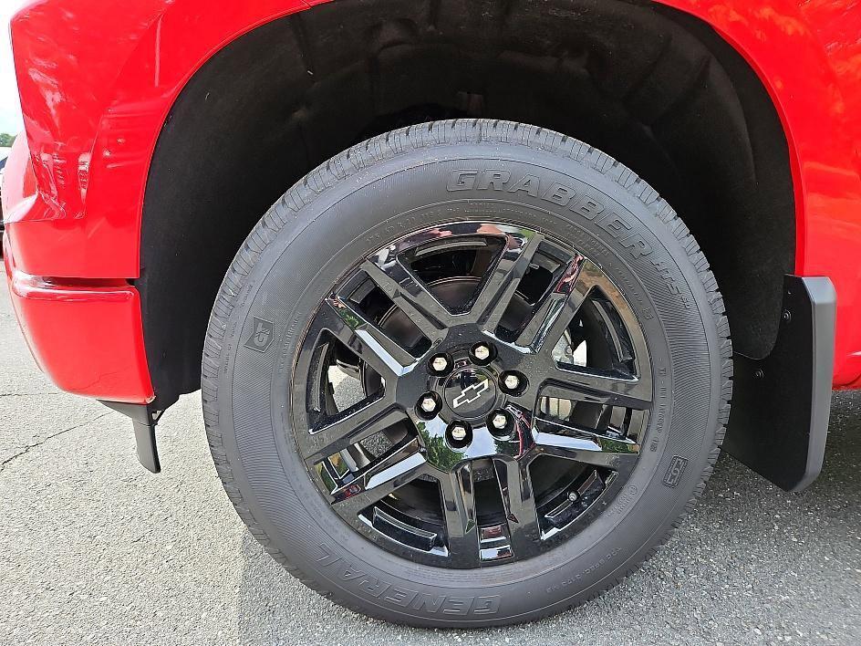 new 2025 Chevrolet Silverado 1500 car, priced at $38,104