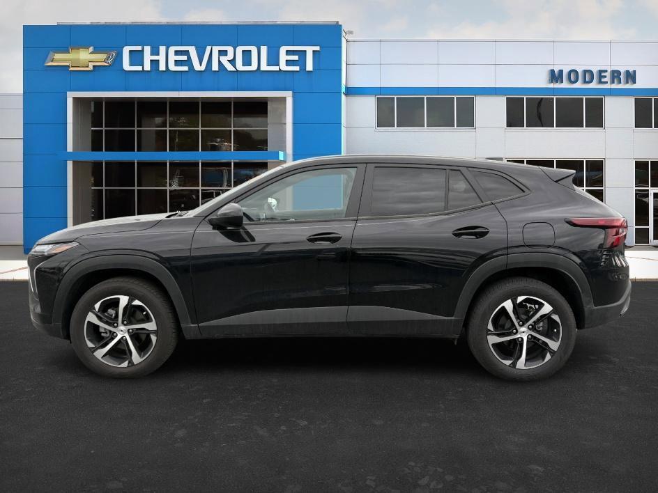 used 2025 Chevrolet Trax car, priced at $23,136