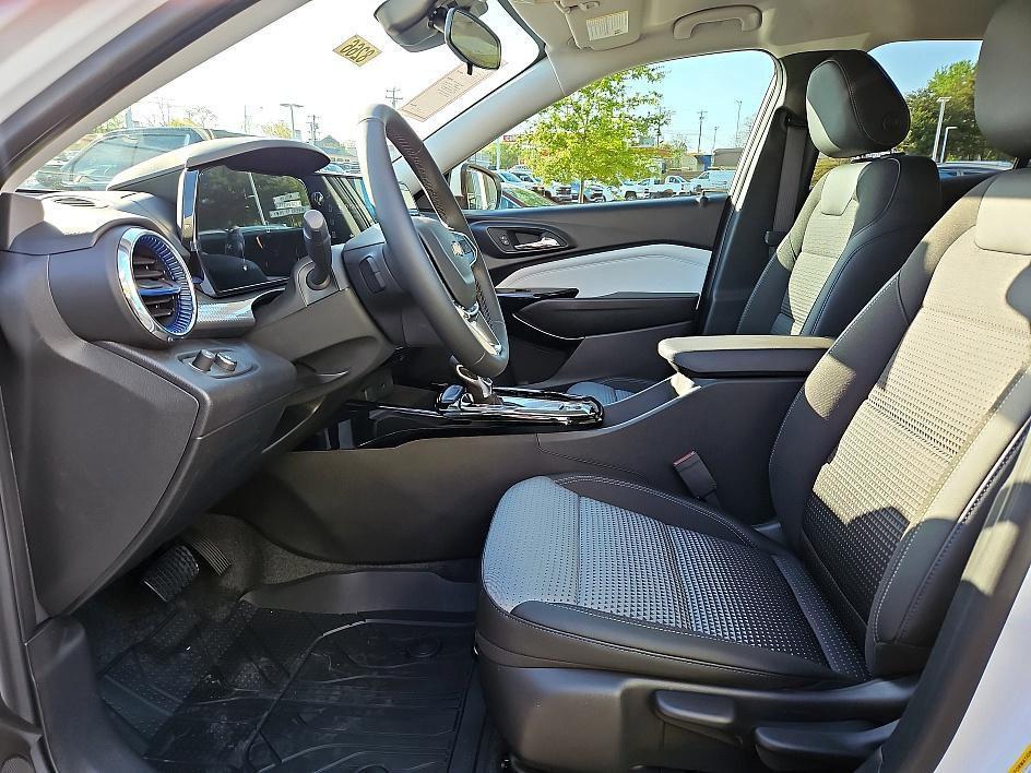 new 2025 Chevrolet Trax car, priced at $24,078