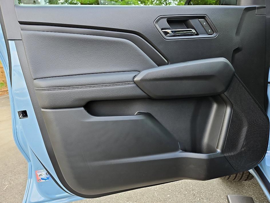 new 2025 Chevrolet Colorado car, priced at $34,004