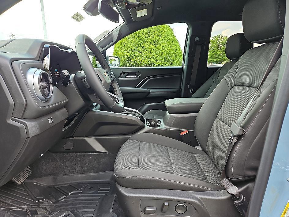 new 2025 Chevrolet Colorado car, priced at $34,004
