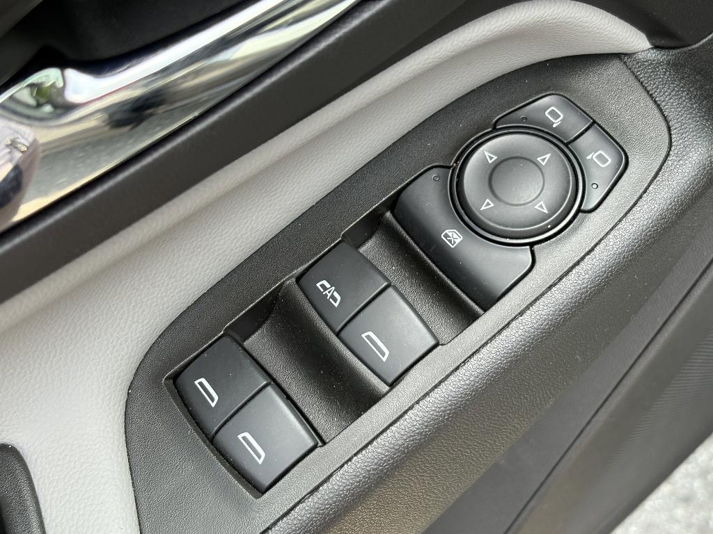 used 2024 Chevrolet Equinox car, priced at $24,915