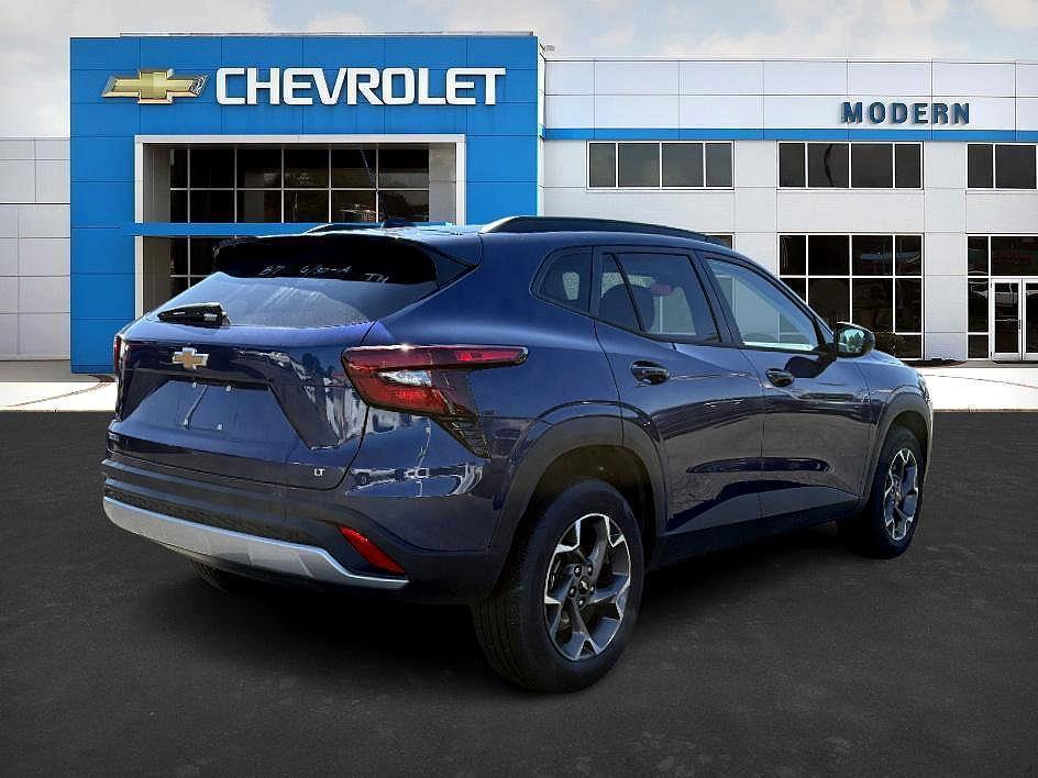 used 2024 Chevrolet Trax car, priced at $22,987